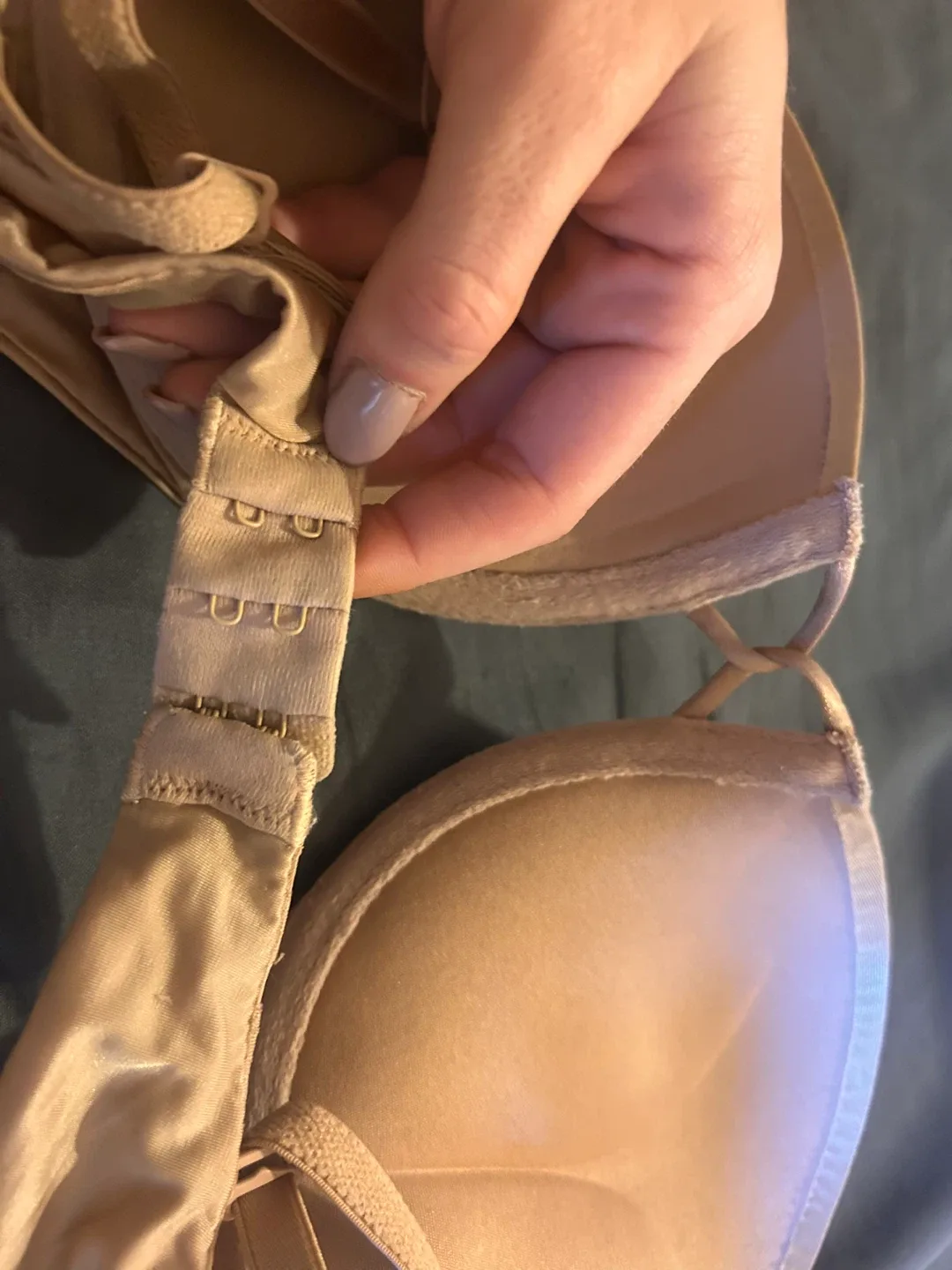 Victoria's Secret extreme cleavage Beige Bra - Size 32D image indicator(6)