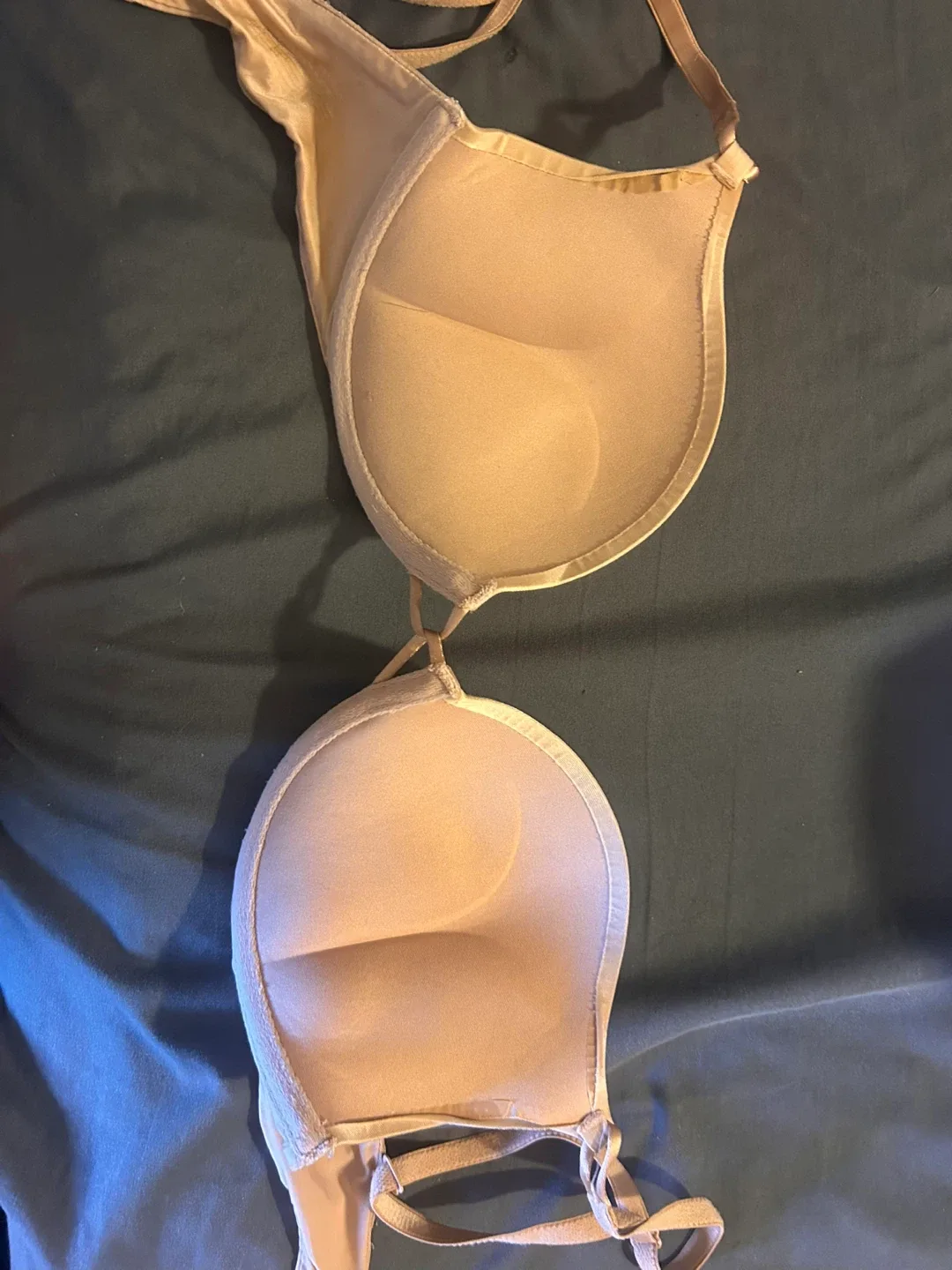 Victoria's Secret extreme cleavage Beige Bra - Size 32D image indicator(2)