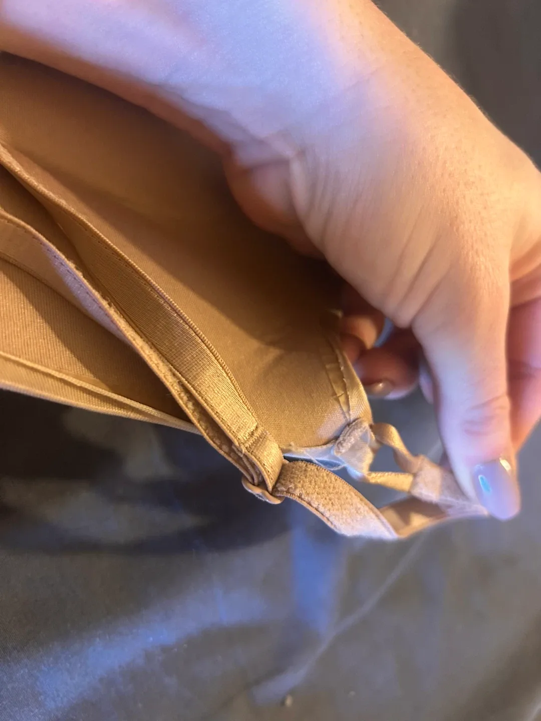 Victoria's Secret extreme cleavage Beige Bra - Size 32D image indicator(7)