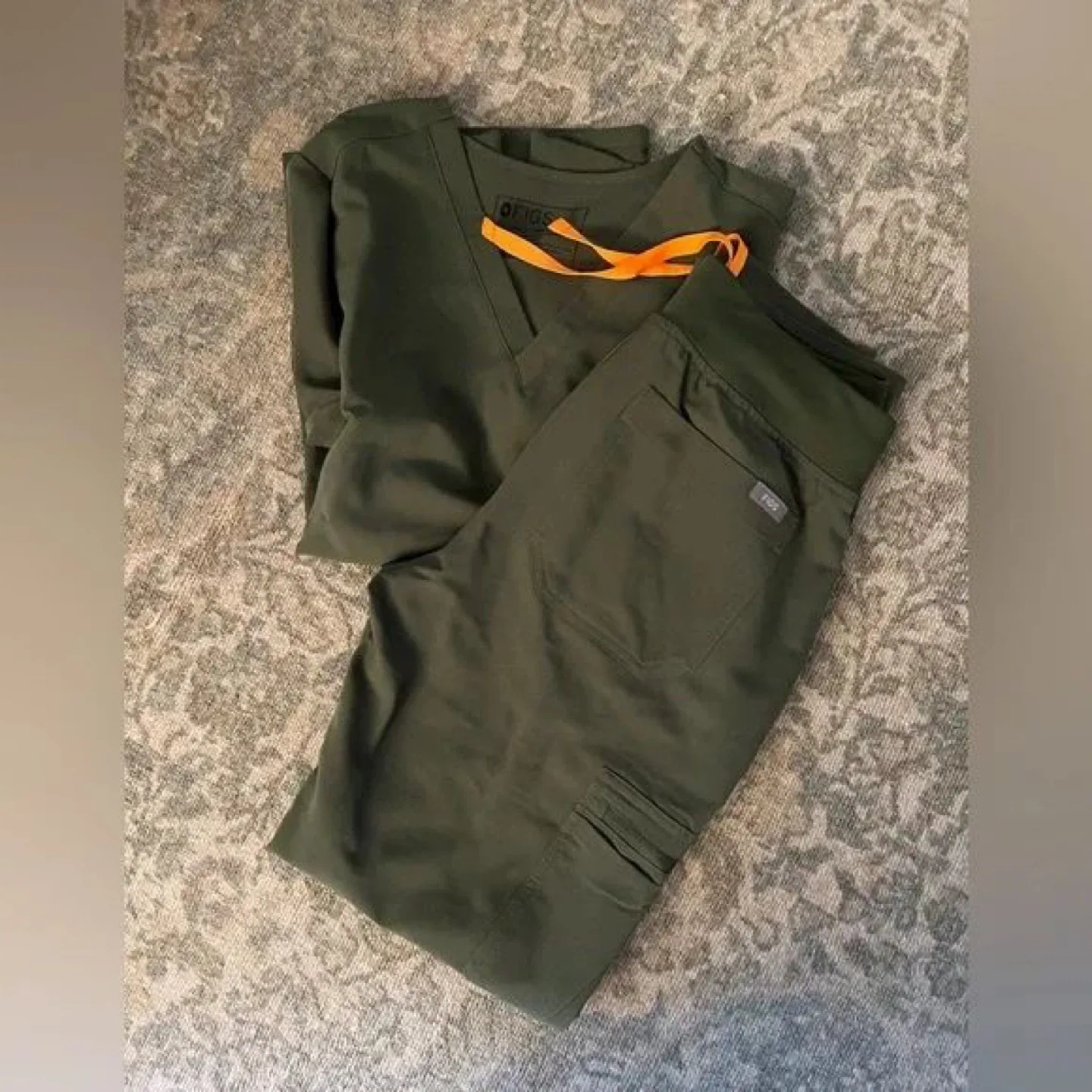 FIGS Olive Green Scrub Set