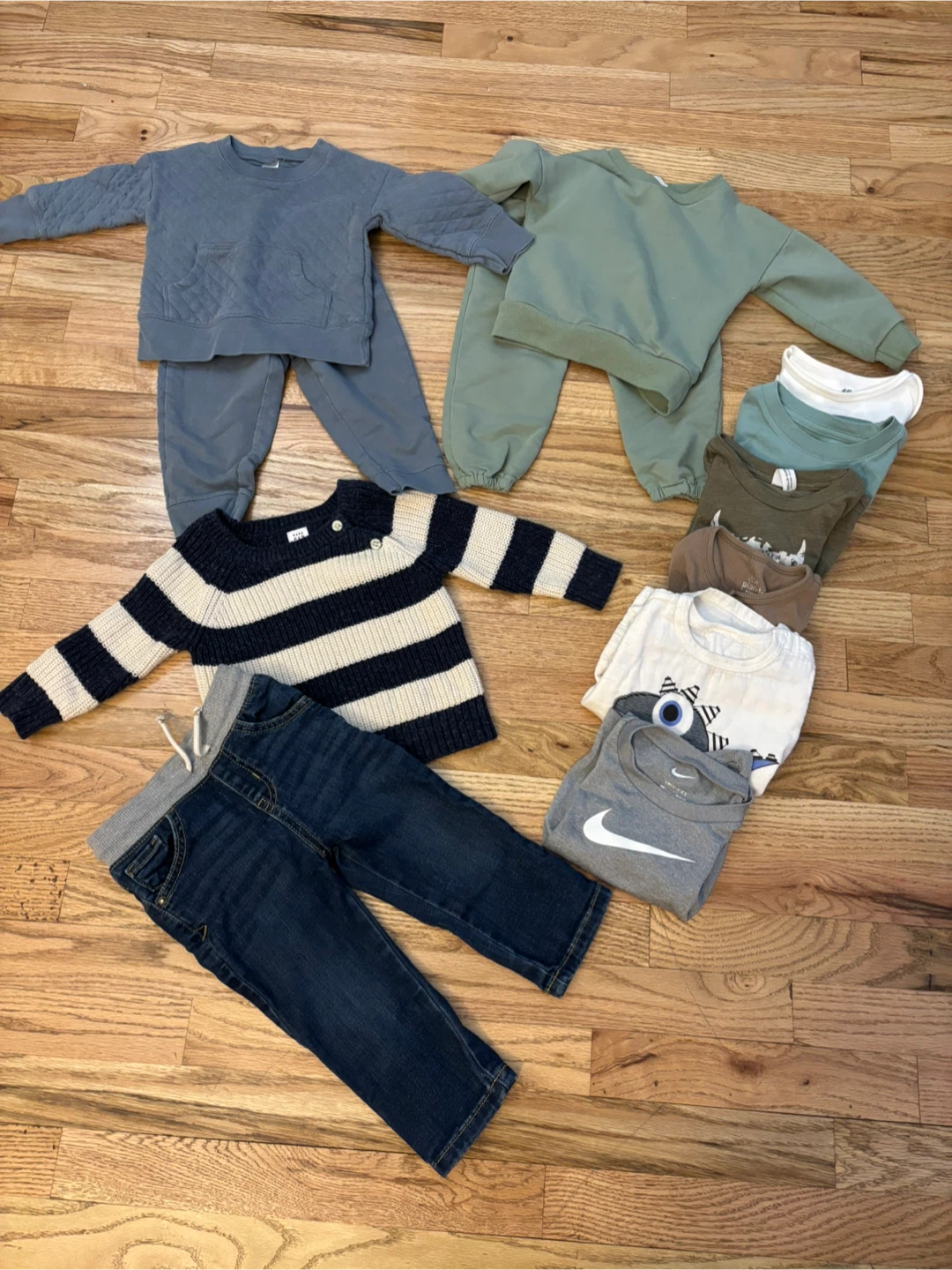Clothes Size 12-18 months
