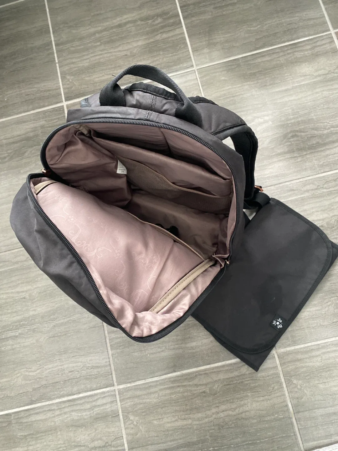 JuJuBe Diaper Bag image indicator(3)