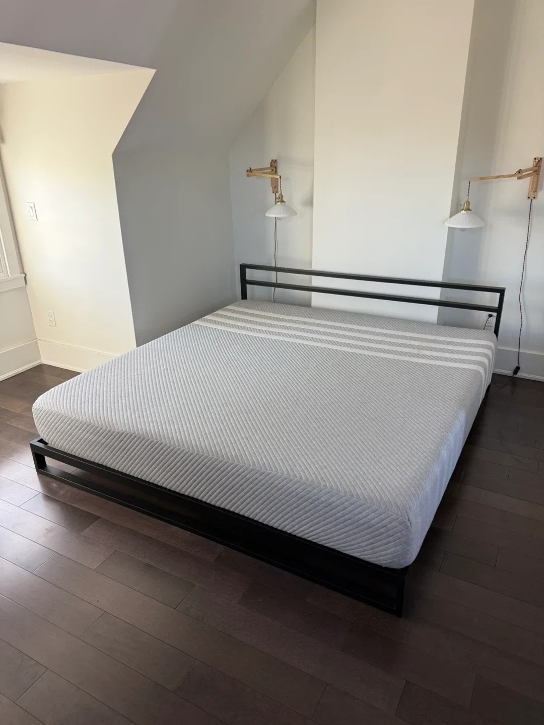 Leesa Mattress - King Size image indicator(2)