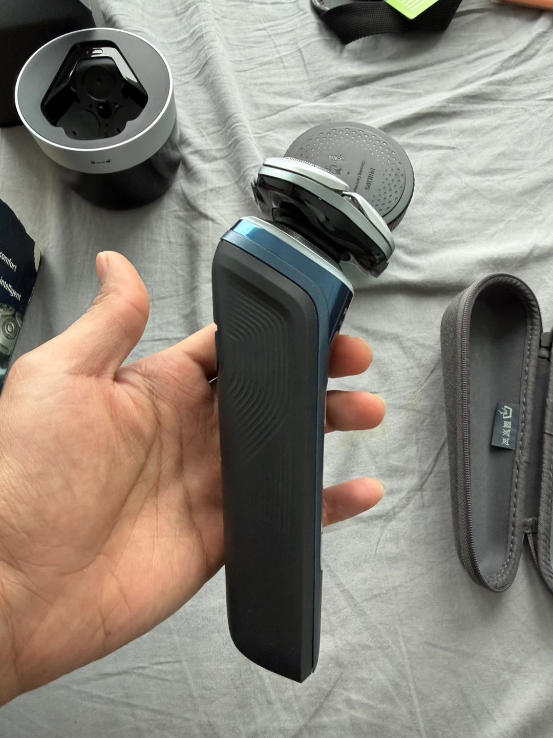 Philips Electric Shaver Series i9000 Prestige, Wet & Dry. - photo 5