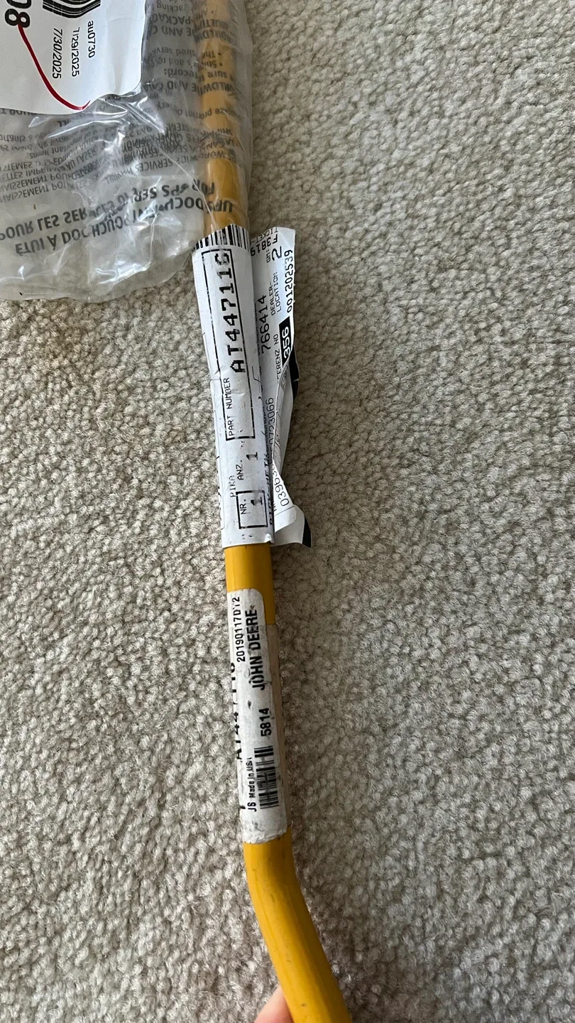 AT447116: Scarifier Hydraulic Oil Line image indicator(3)