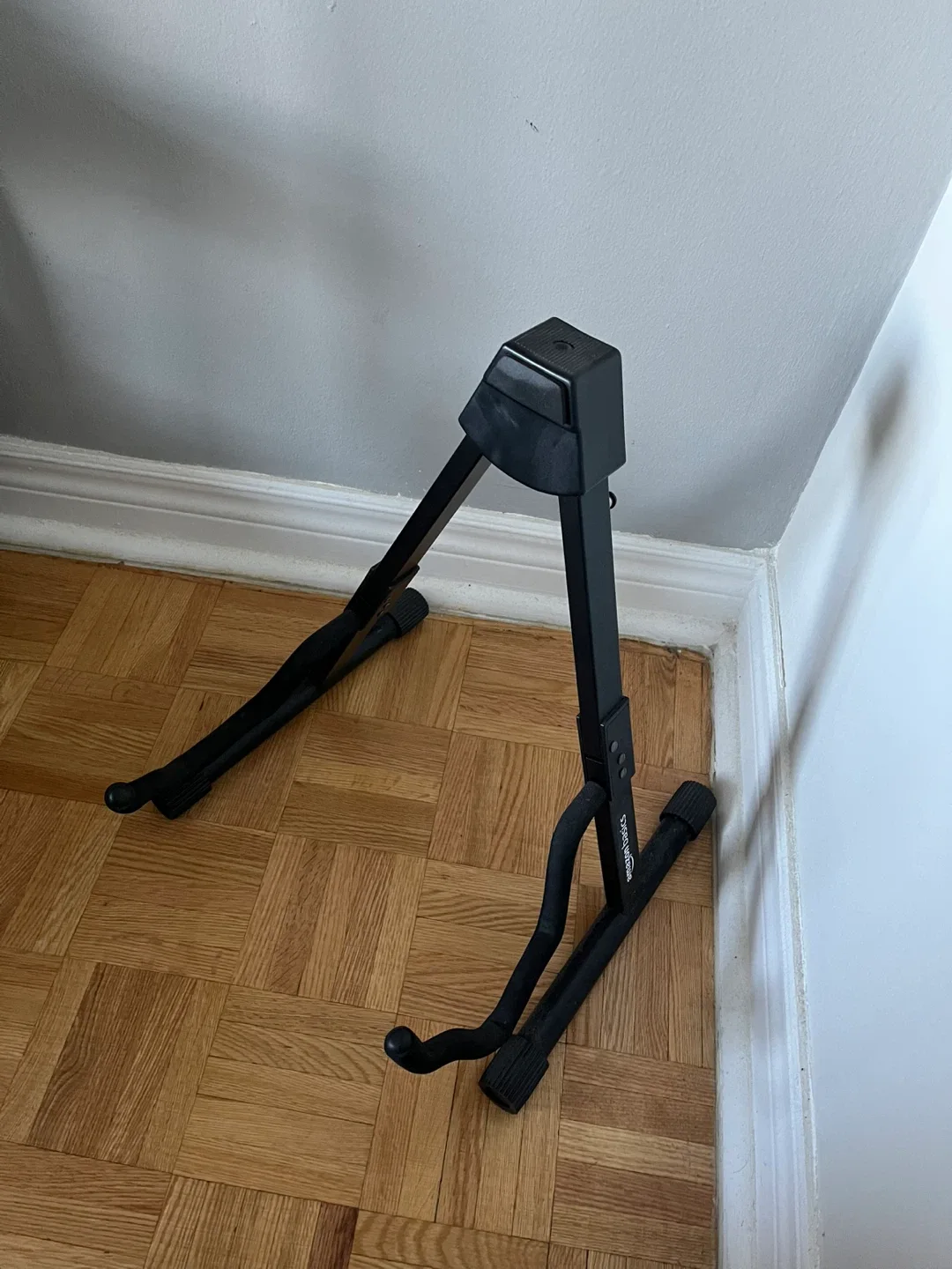 Guitar Stand - Black image indicator(2)