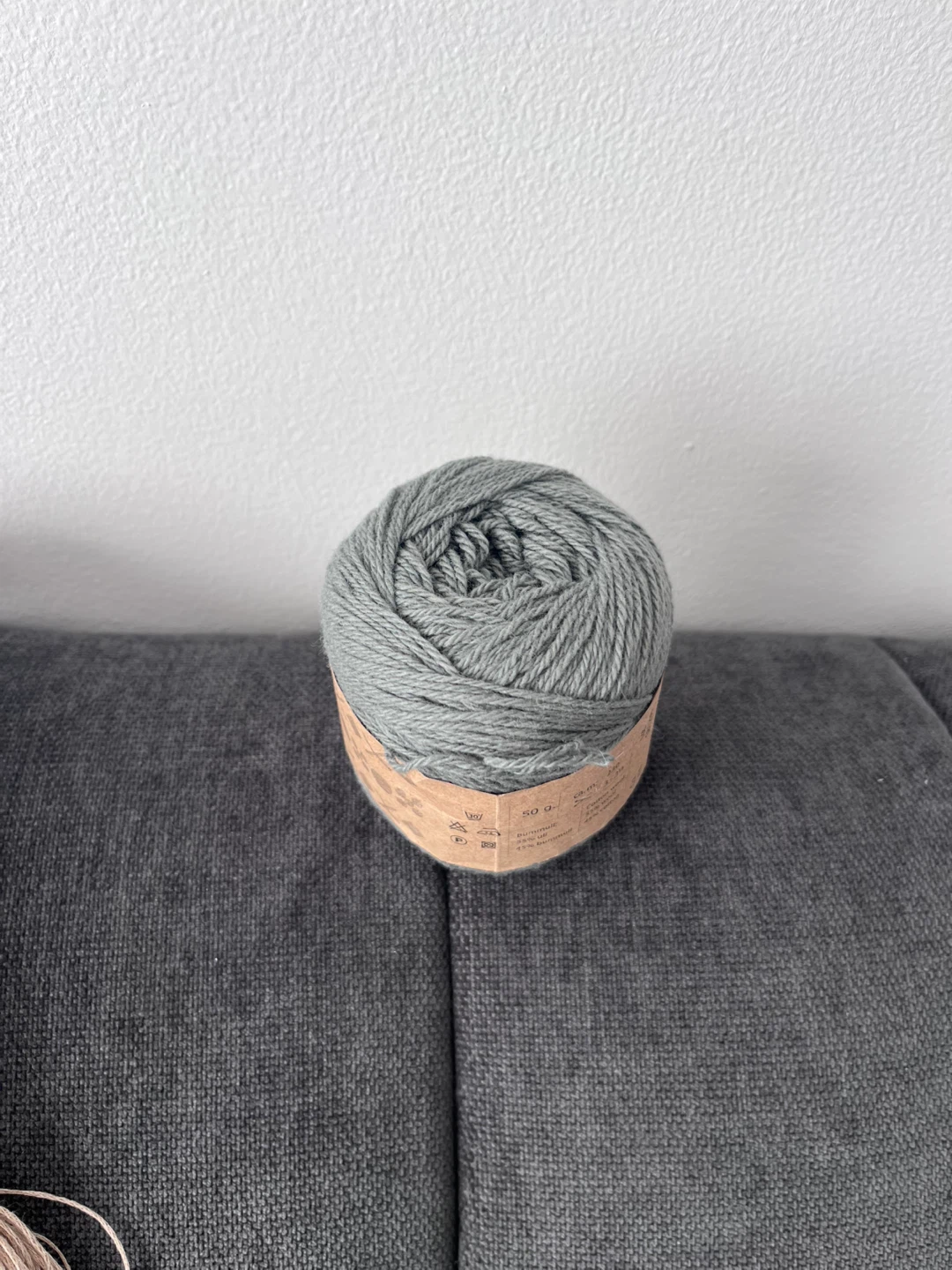 Navia Bummill Yarn - Grey, Lot of 10 - photo 5