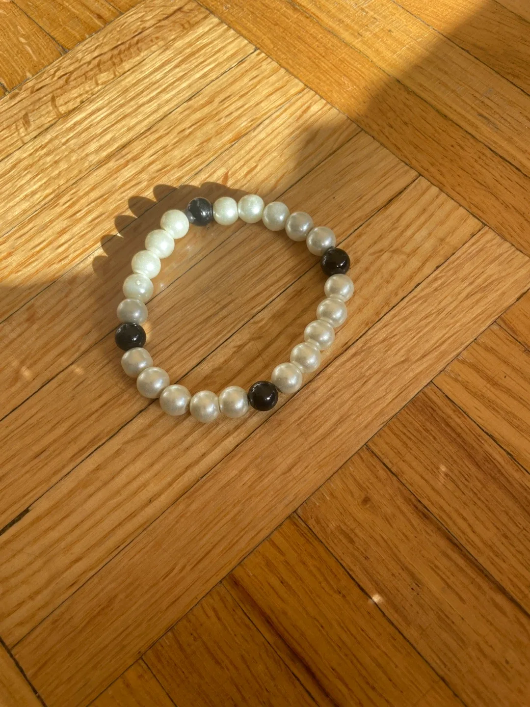 Pearl Bead Bracelet - White & Black