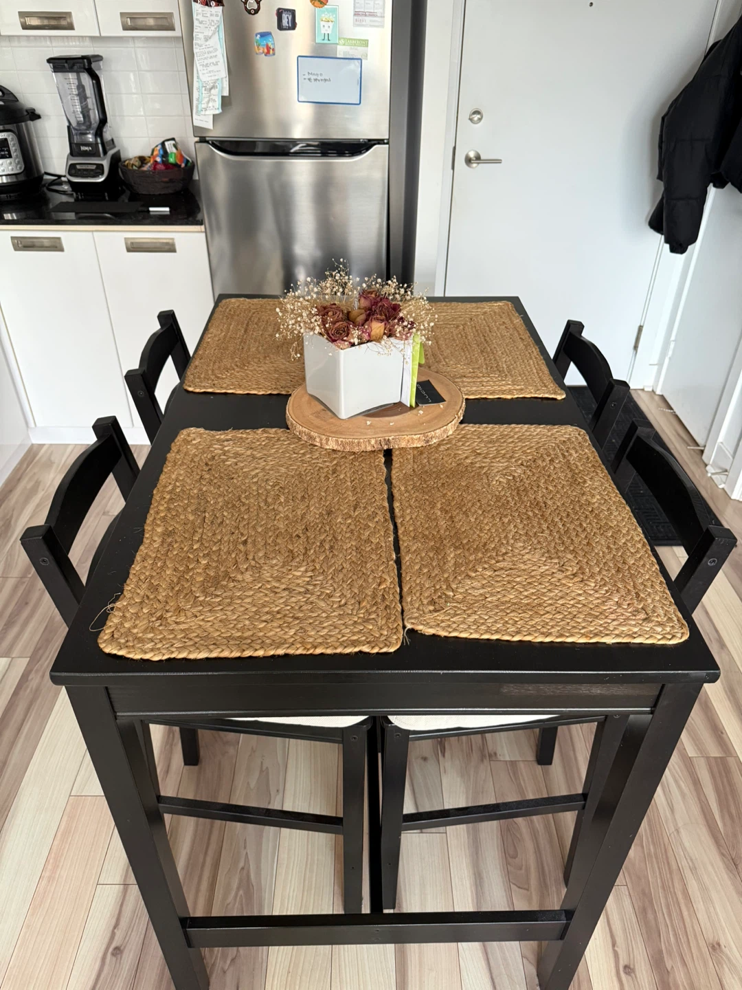 Dinning table / Kitchen island with 4 Chairs