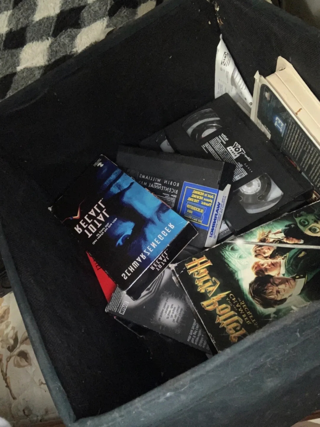 VHS Tapes and VCR image indicator(2)