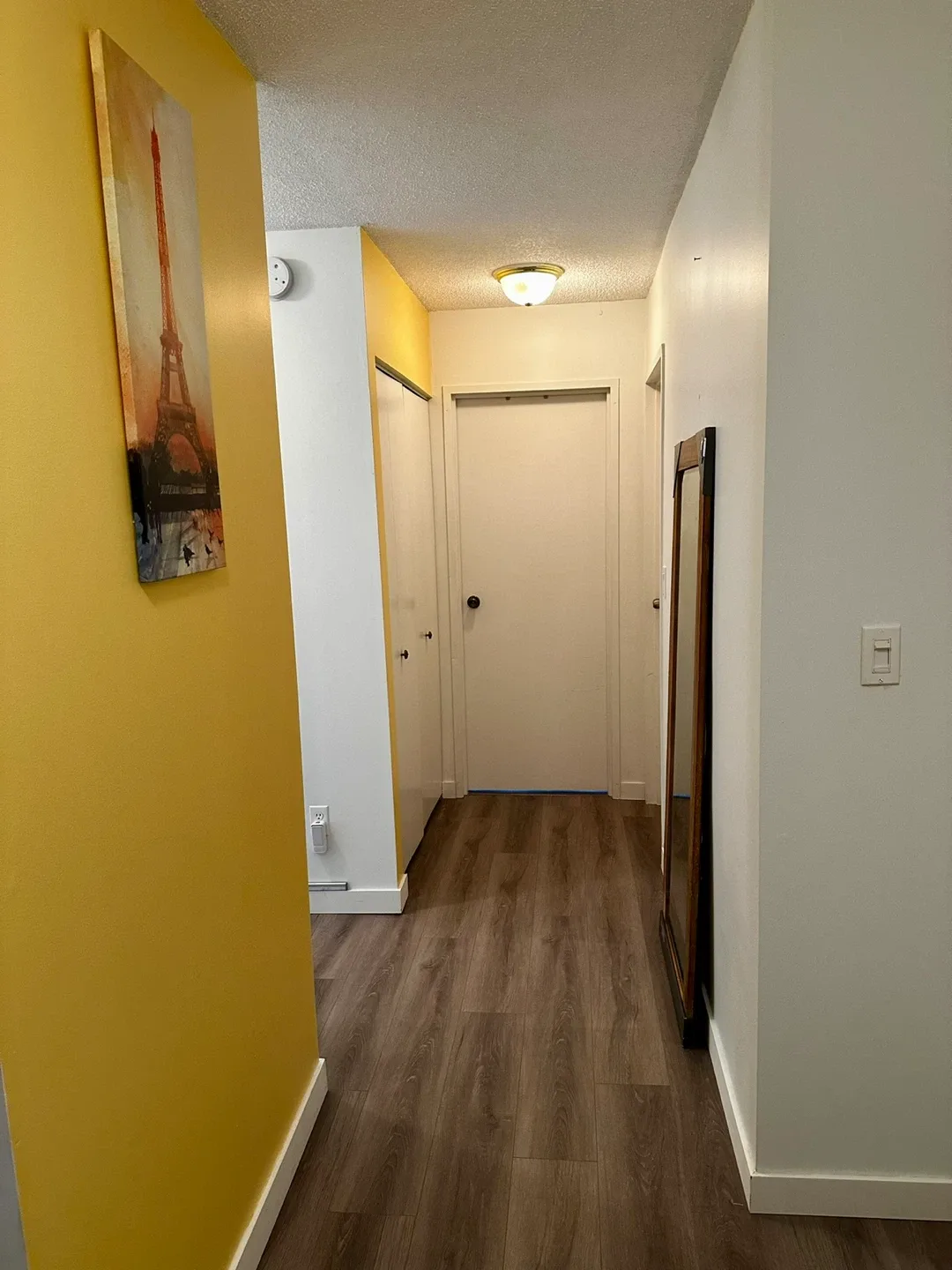 Private bedroom for rent image indicator(7)