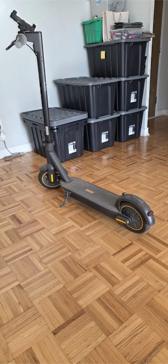 Ninebot Max Electric Scooter with Mount image indicator(2)