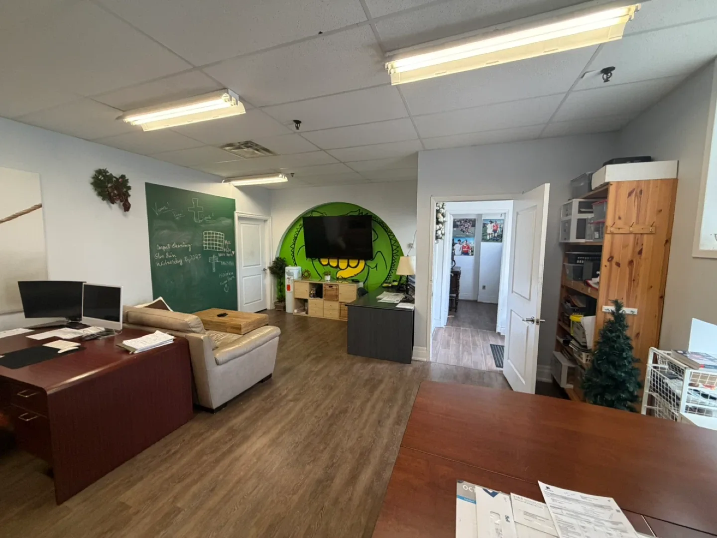 Furnished Office and warehouse for rent image indicator(3)