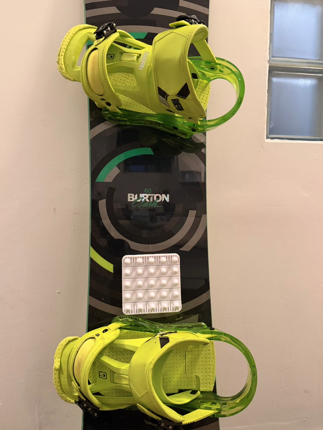 Burton Snowboard Set and Gear - photo 2