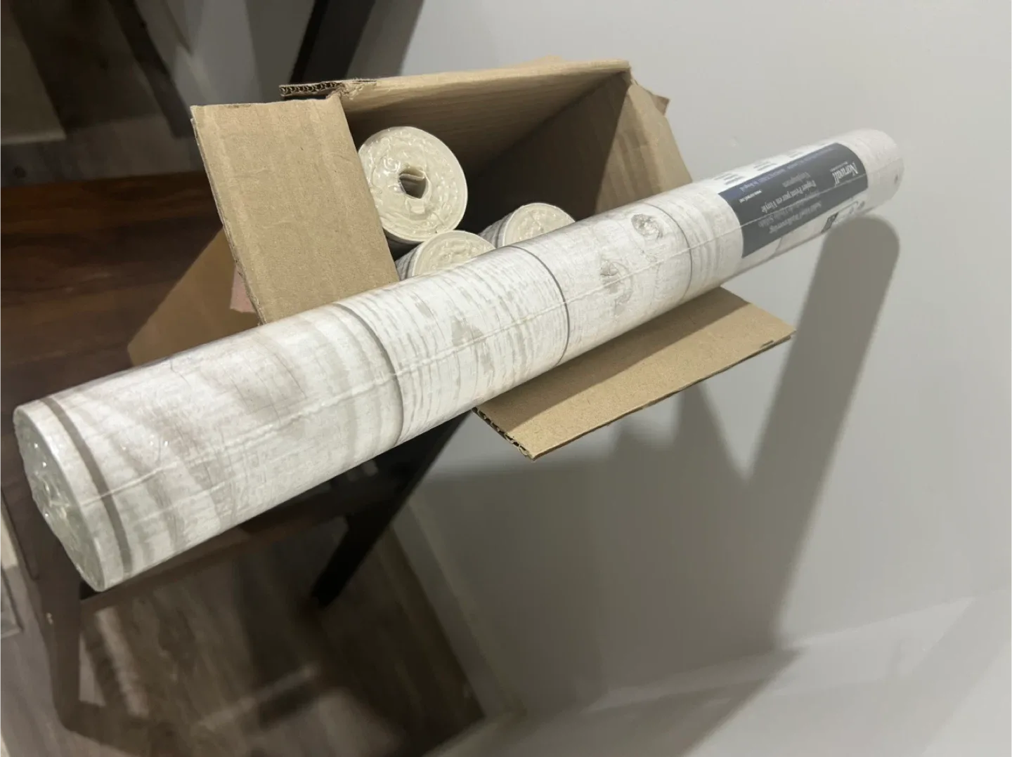 Rustic Sergio Roll Light Gray Wallpaper image indicator(3)