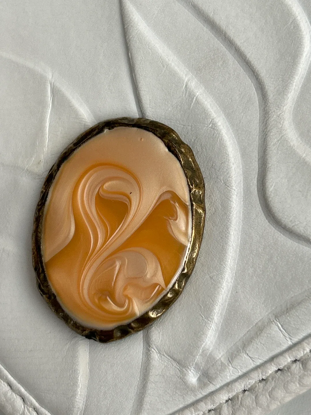 Vintage White Genuine Leather Shoulder Bag image indicator(3)