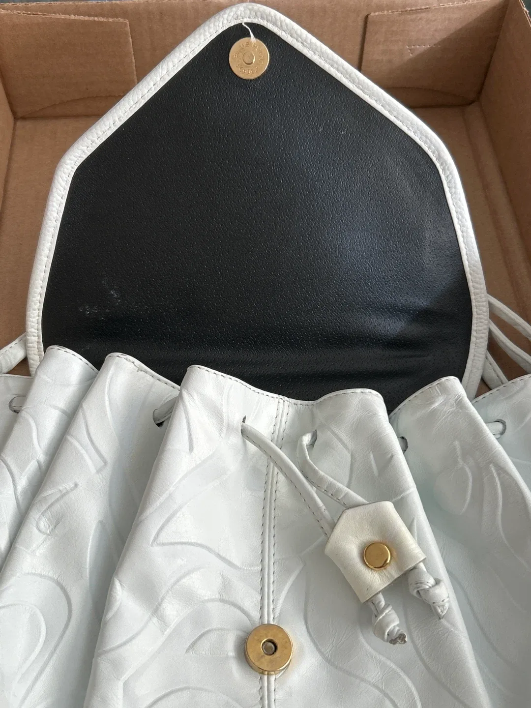 Vintage White Genuine Leather Shoulder Bag image indicator(4)