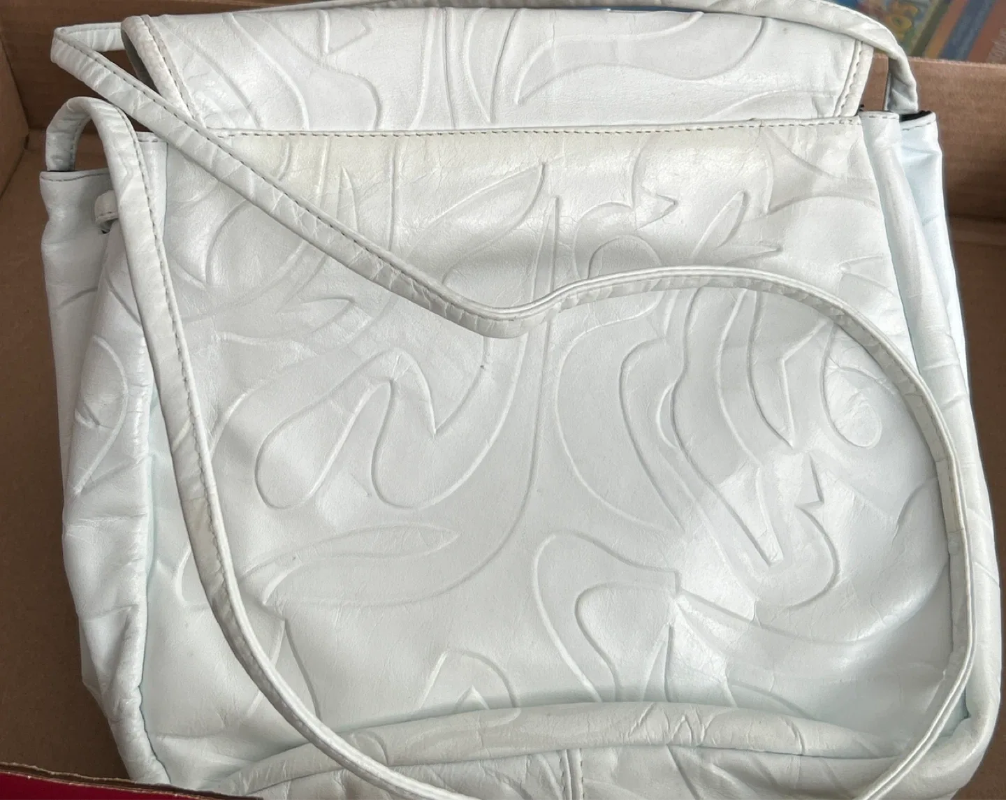 Vintage White Genuine Leather Shoulder Bag image indicator(9)