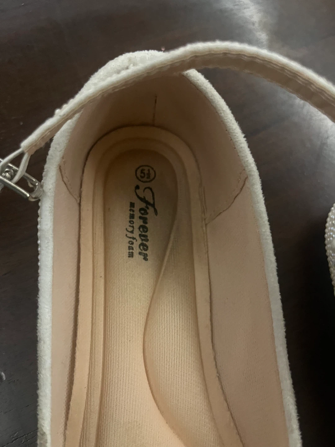 Forever Memory Foam White Shoes - Size 5.5 - photo 2
