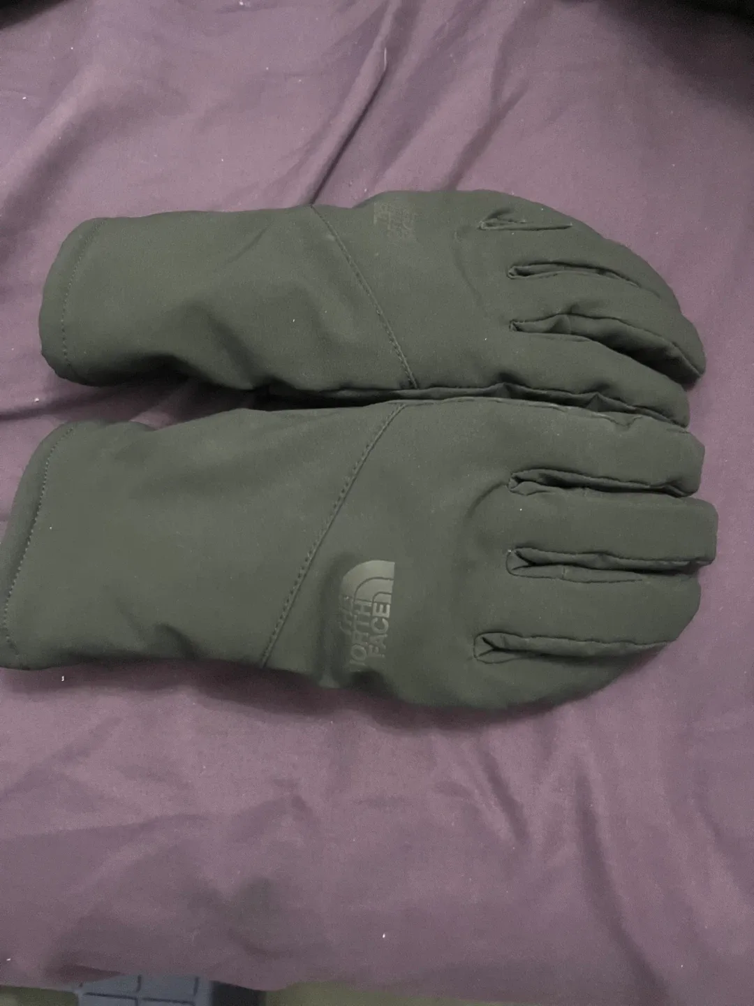 The North Face Black Gloves image indicator(2)