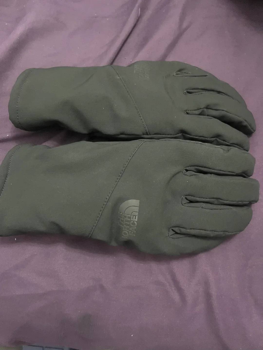The North Face Black Gloves image indicator(3)