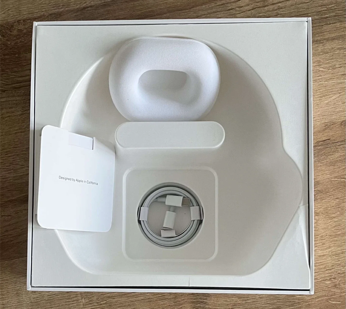 Apple AirPods Max – Excellent Condition, Only $300! image indicator(7)