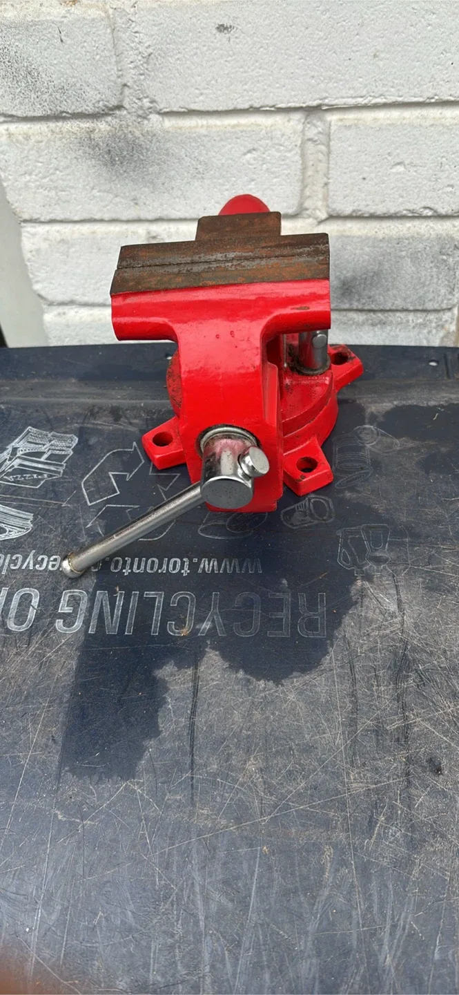 Tooluxe 3 1/2" Red Bench Vise image indicator(4)