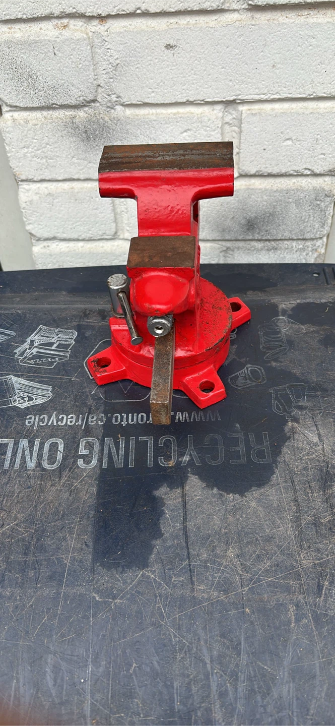 Tooluxe 3 1/2" Red Bench Vise - photo 2