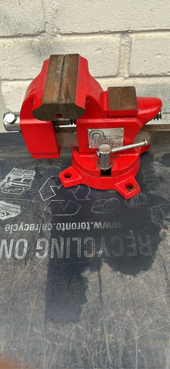 Tooluxe 3 1/2" Red Bench Vise image indicator(3)