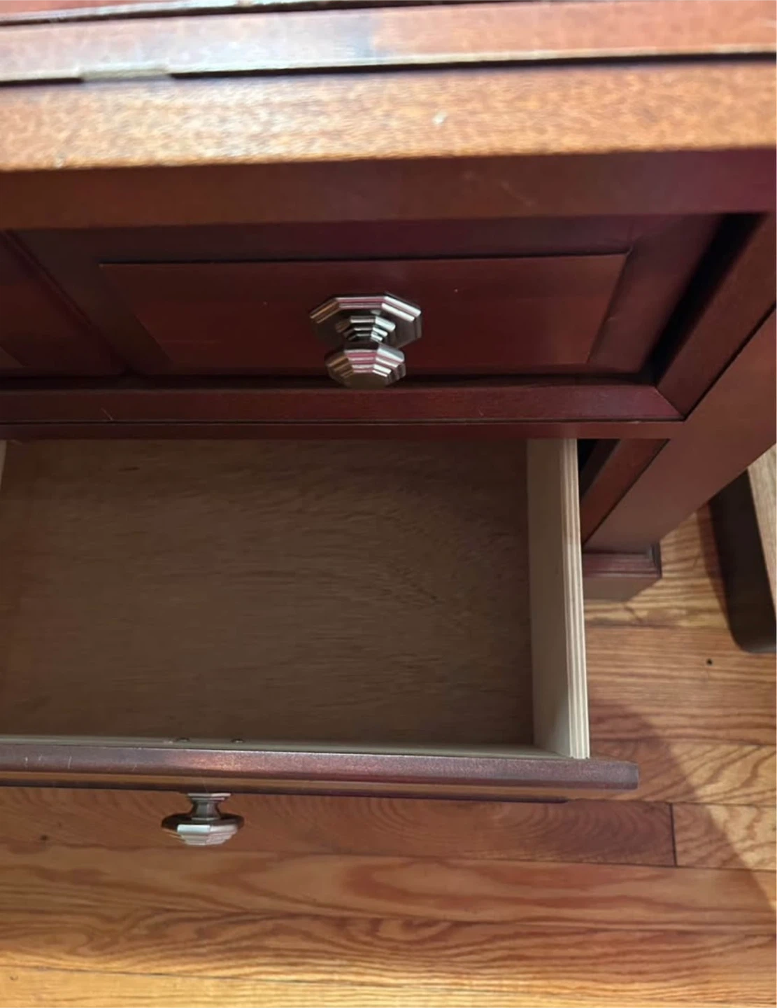 Hardwood Bedroom Set with Cherry Finish - photo 5