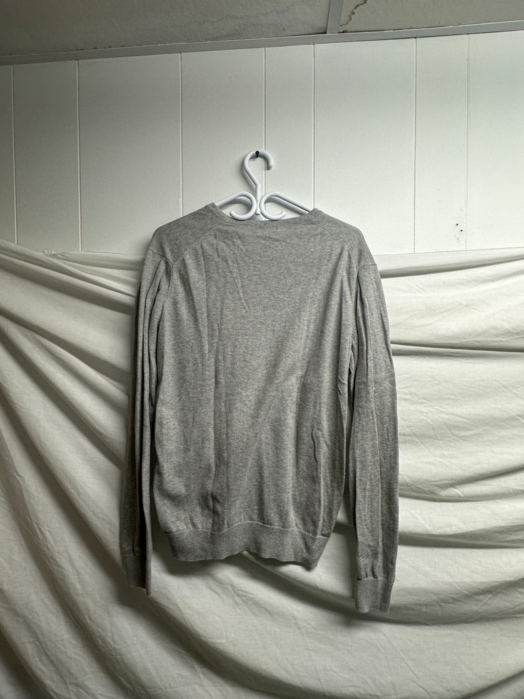 Uniqlo Grey V-Neck Sweater - Size L - photo 3