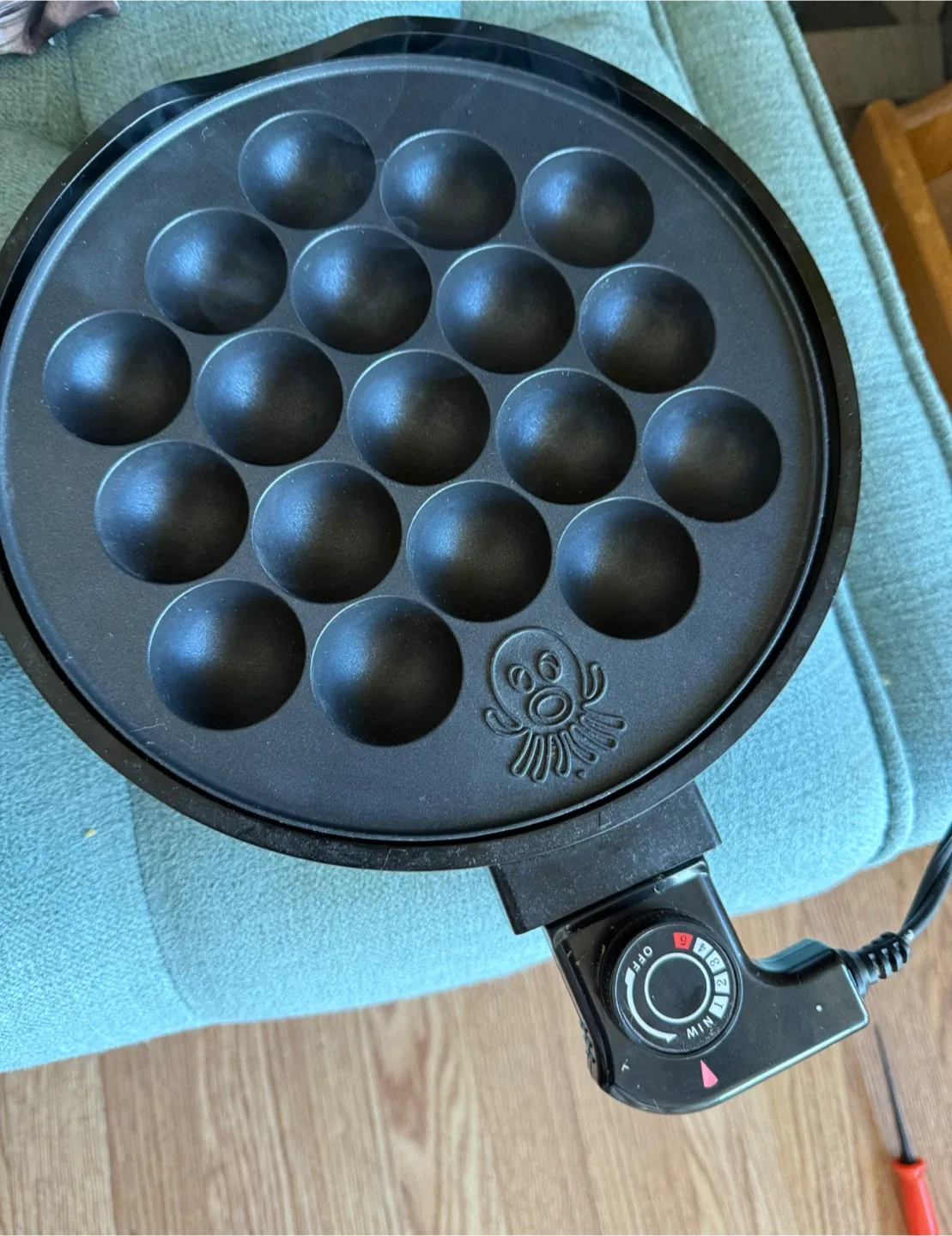 CucinaPro Multi Baker Deluxe with 3 Skillets image indicator(4)