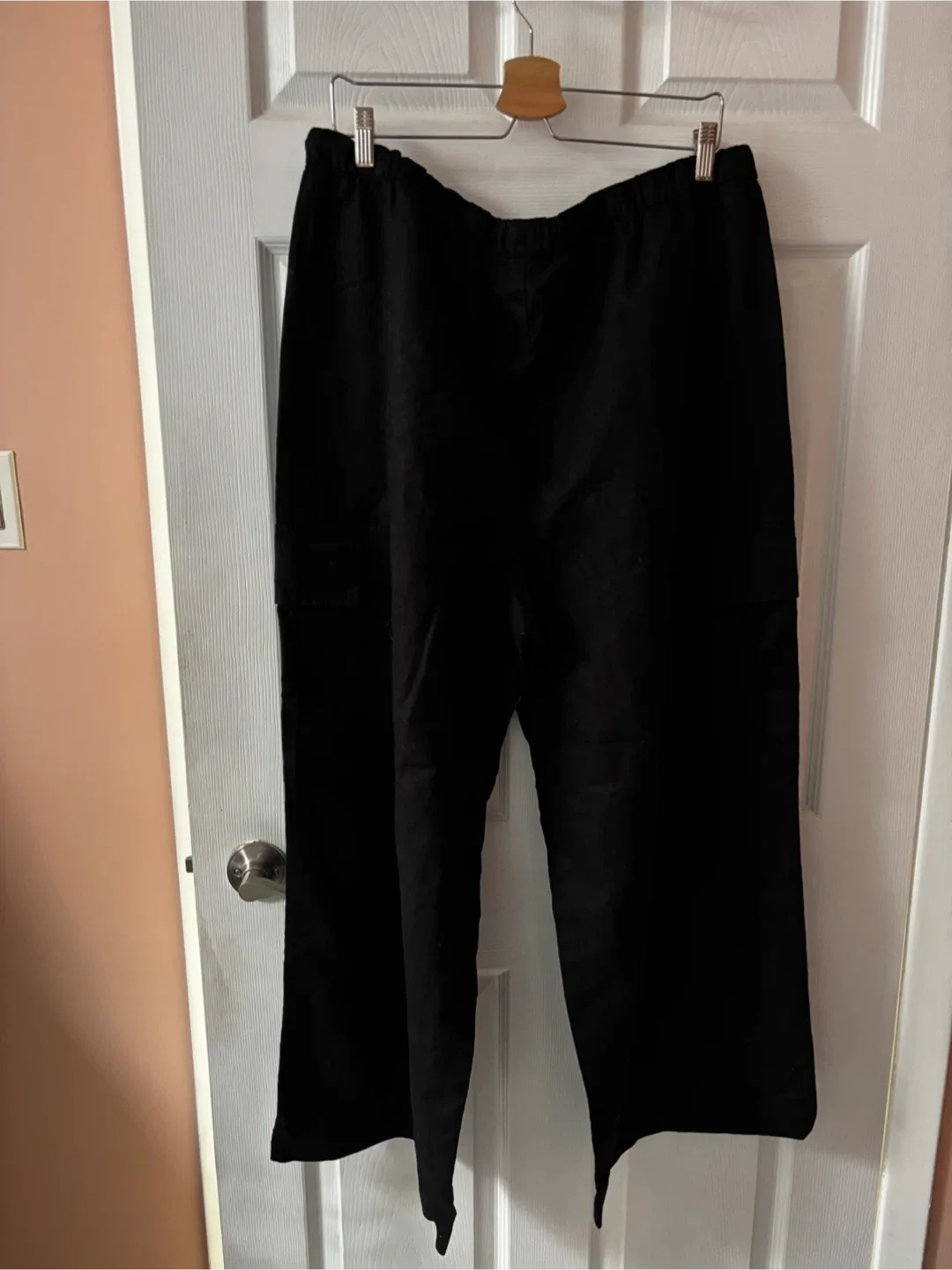 GAP Black Cargo Pants image indicator(2)