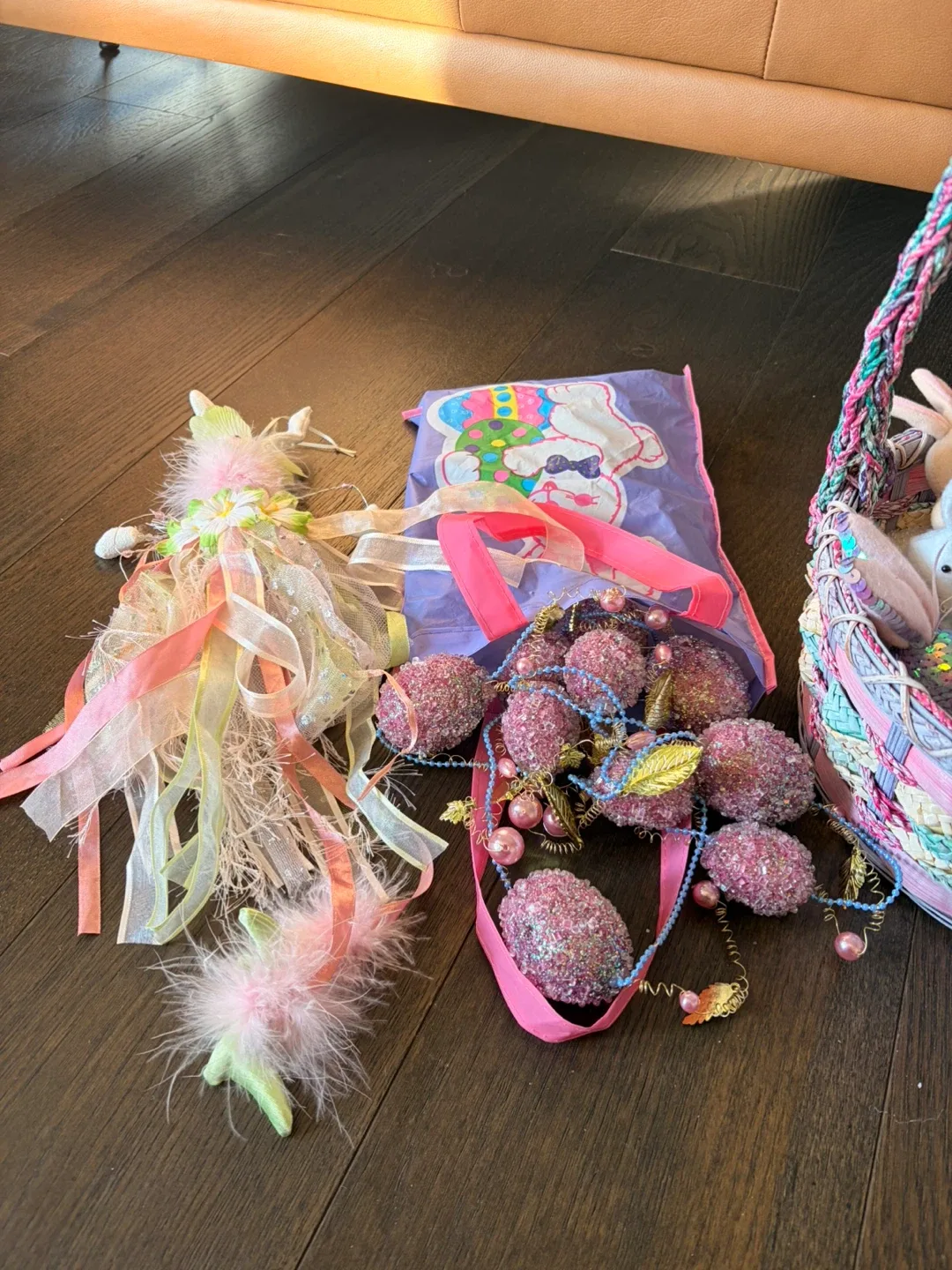 Easter basket with bunny plushies & decorations image indicator(4)