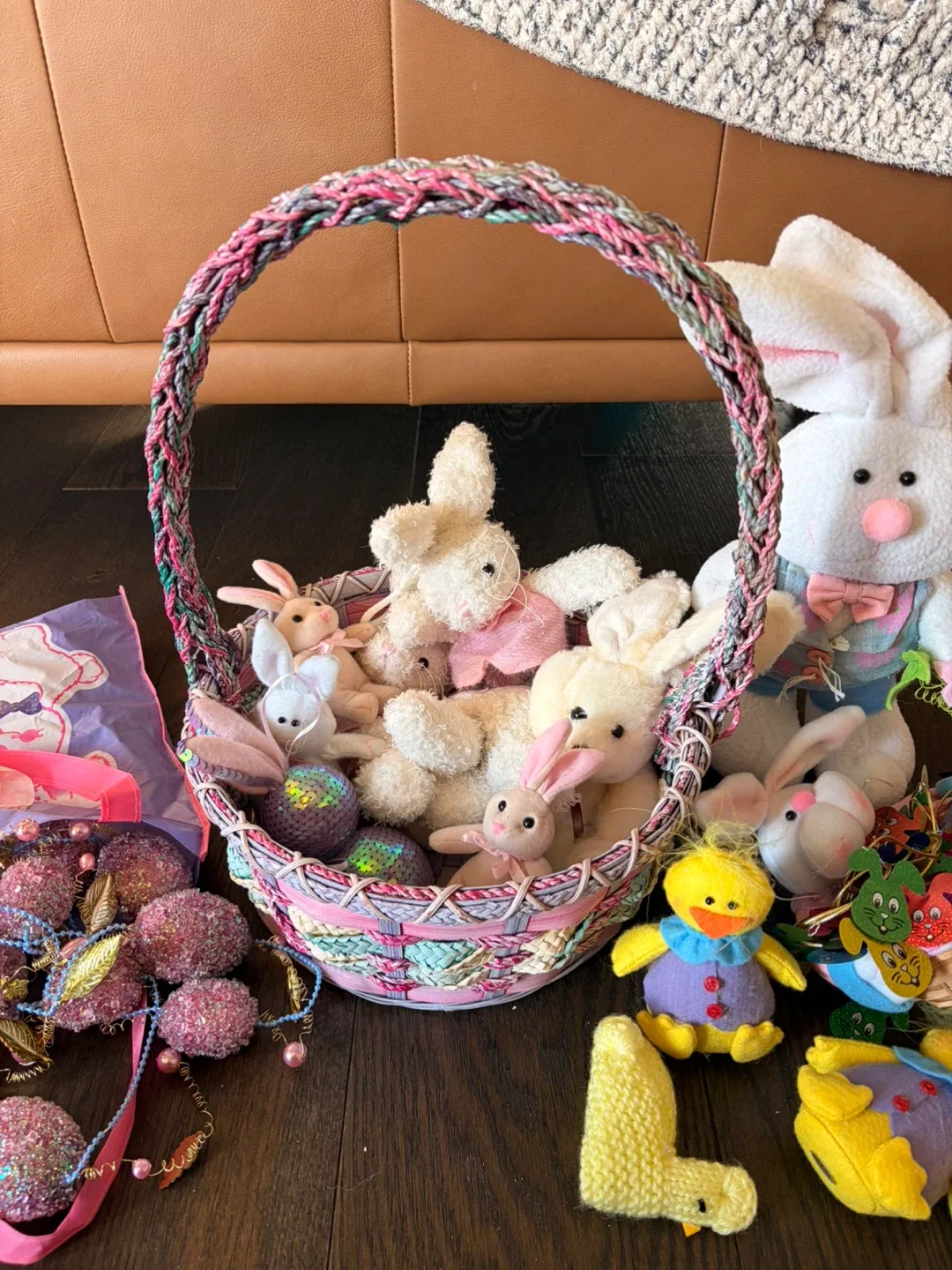 Easter basket with bunny plushies & decorations image indicator(5)