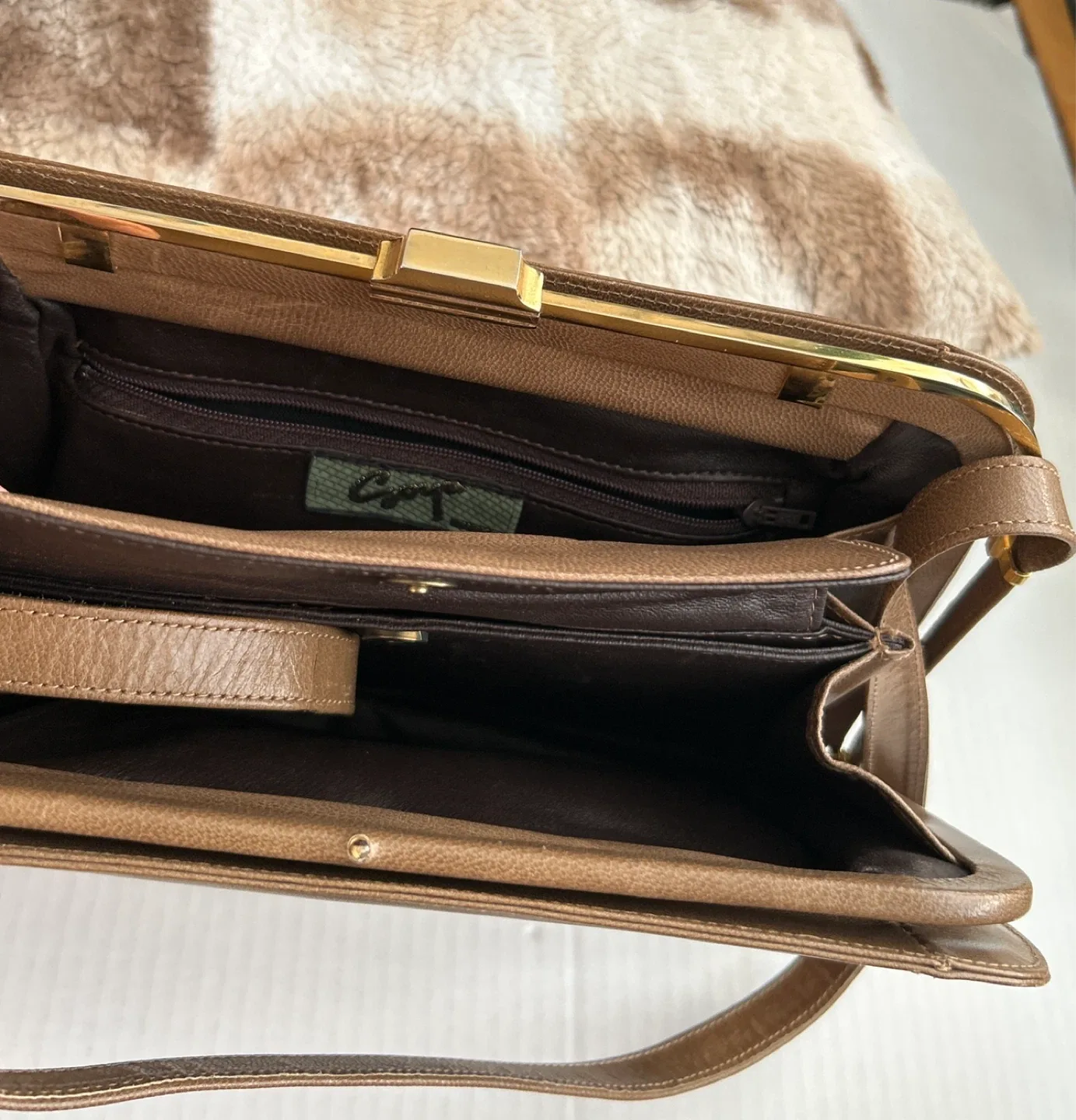 Vintage Goya Brown Leather Shoulder Handbag image indicator(3)