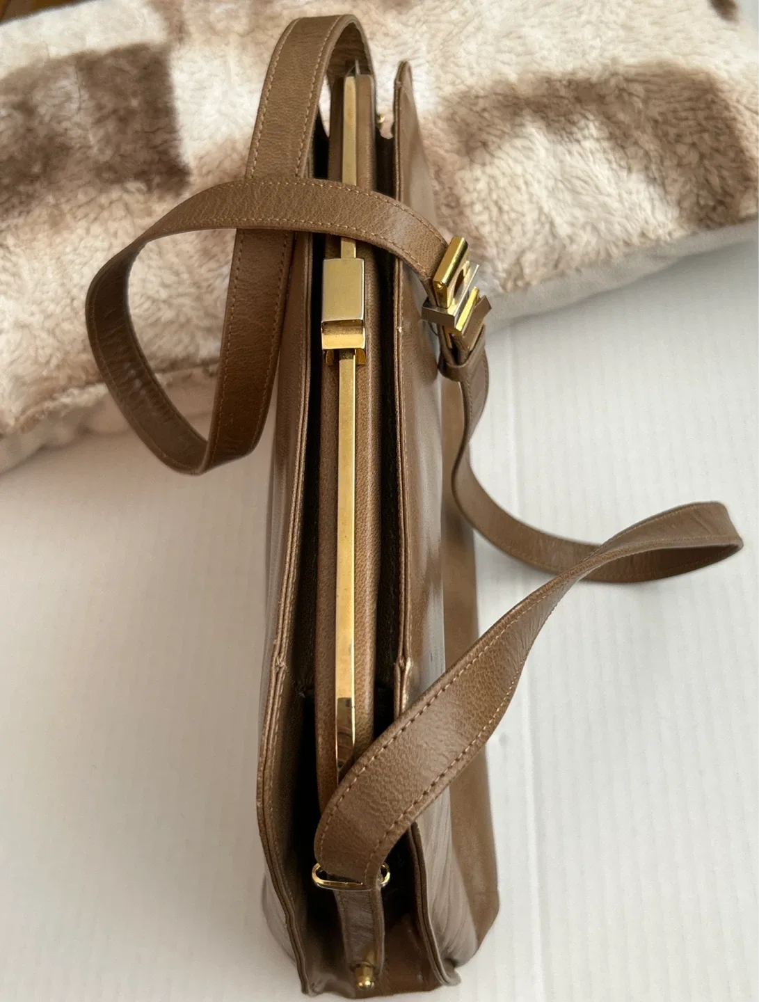 Vintage Goya Brown Leather Shoulder Handbag image indicator(4)