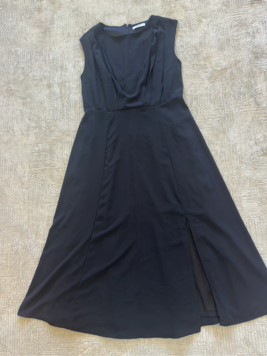 Flattering Black Dress - photo 2