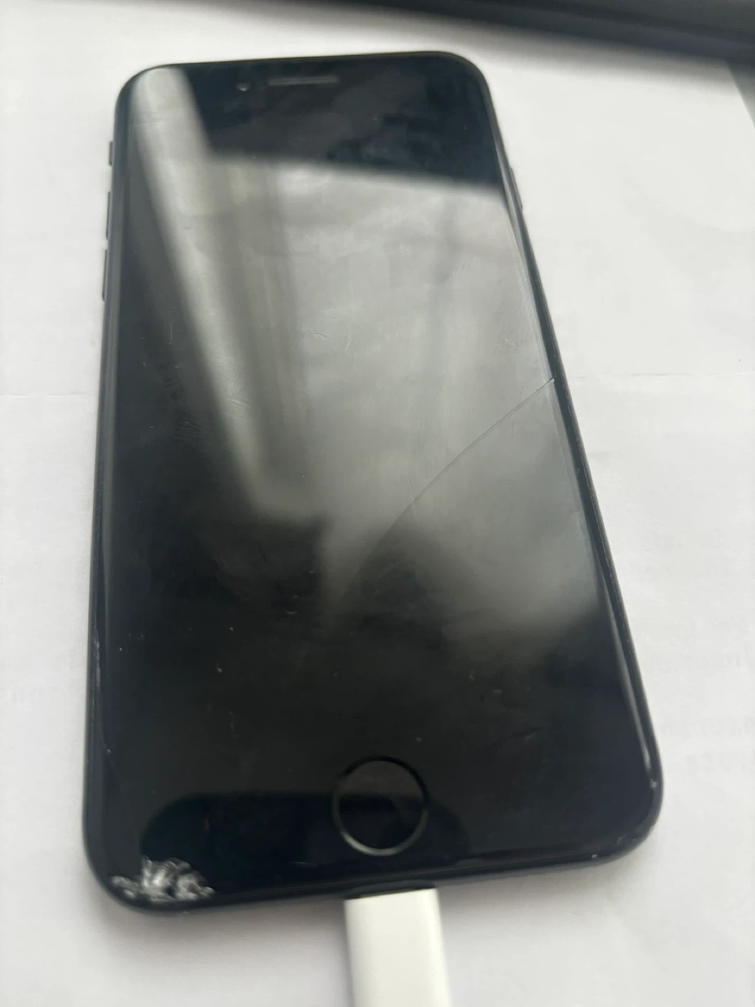 iPhone SE 2 Black  - 64GB - 85% Battery- Scree Damage