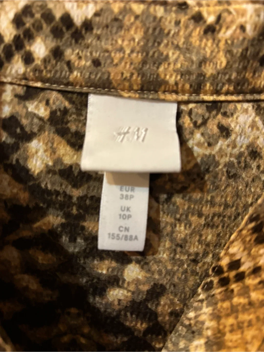 H&M Snake Print Blouse Size 10 image indicator(3)