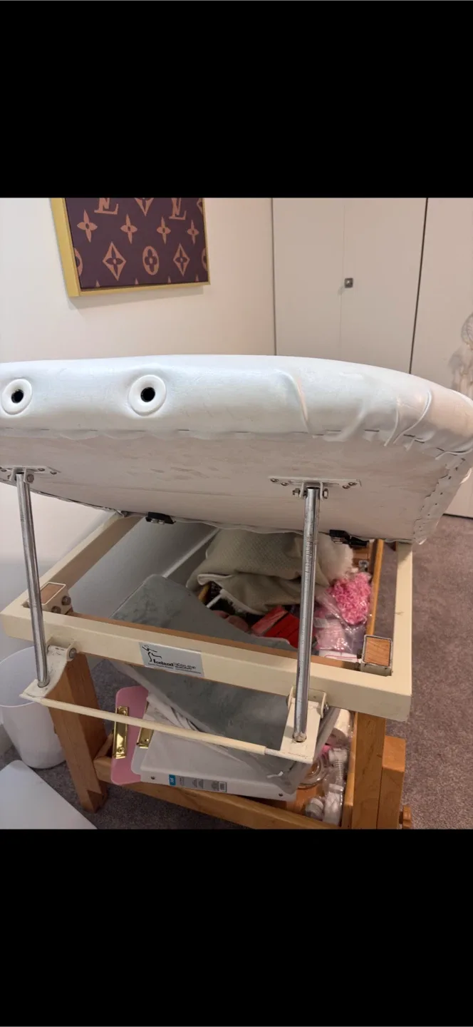 Iceland Sports Health Beauty Massage Table/ lash bed image indicator(4)