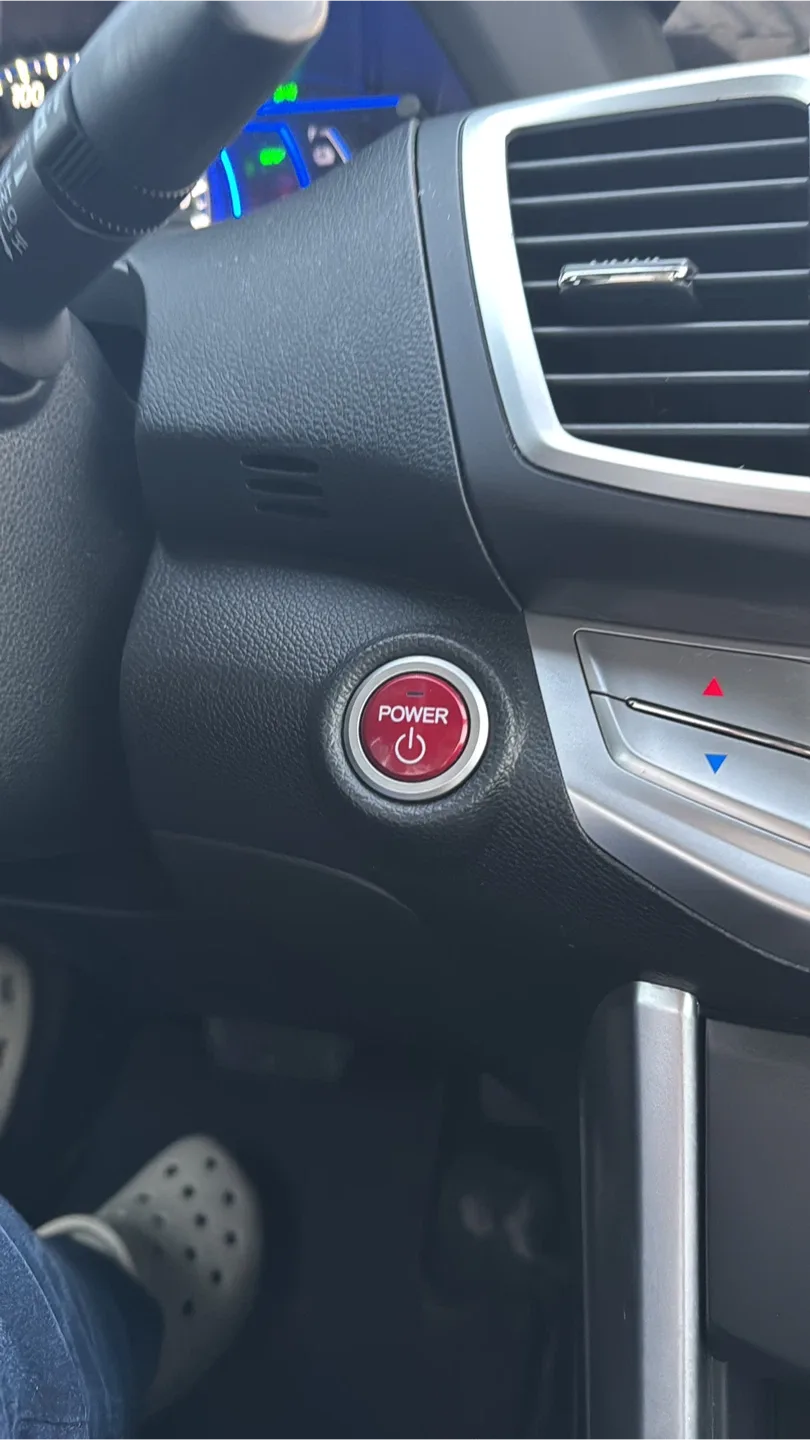 Honda Accord Hybrid - Grey Sedan image indicator(6)