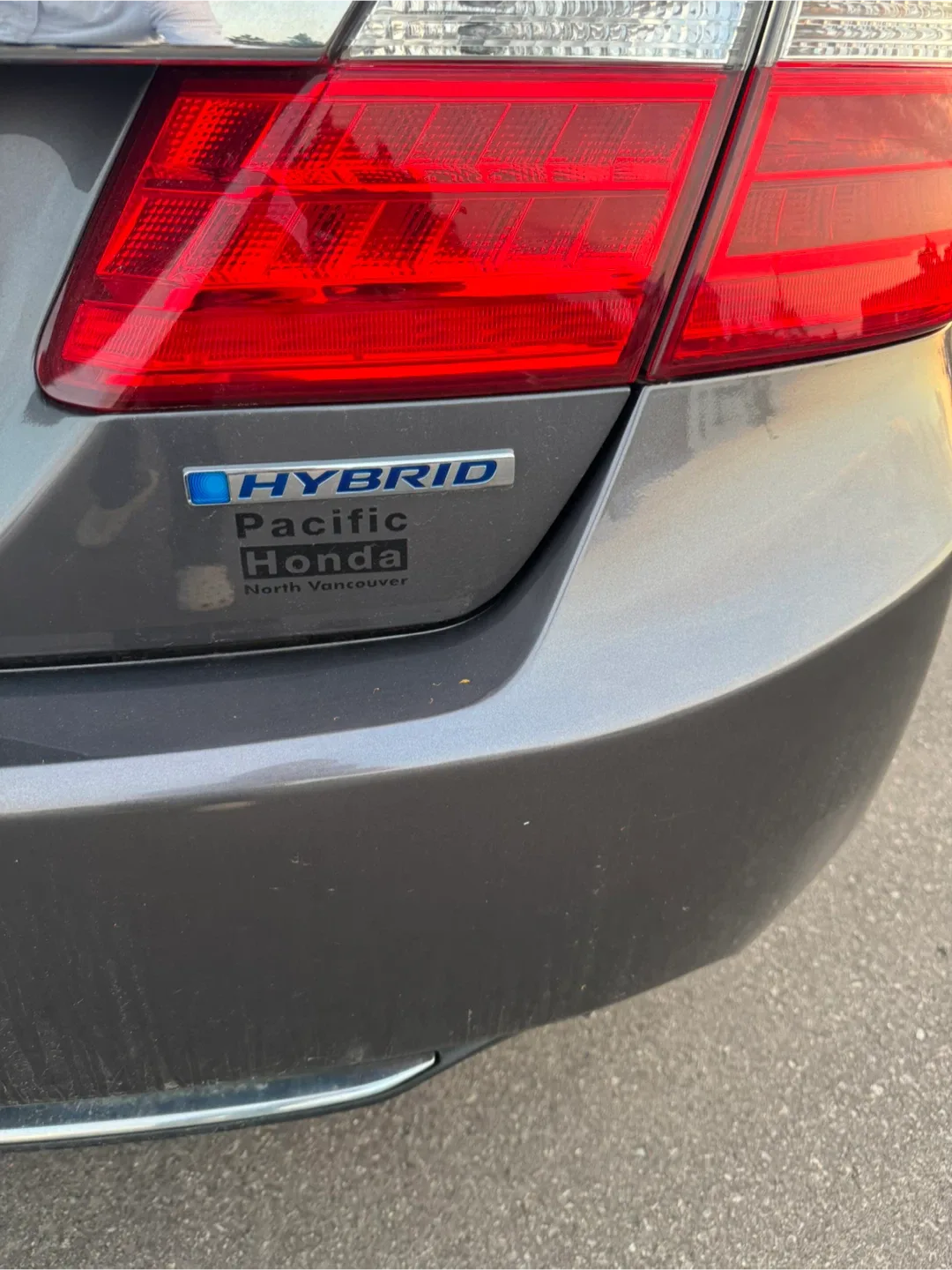 Honda Accord Hybrid - Grey Sedan image indicator(3)