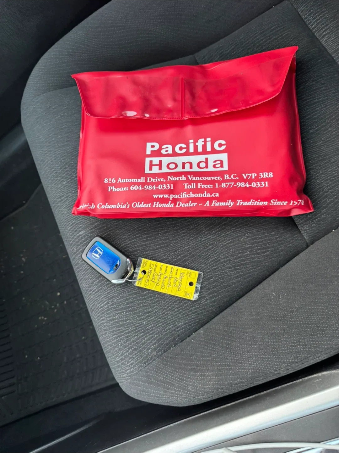 Honda Accord Hybrid - Grey Sedan image indicator(8)