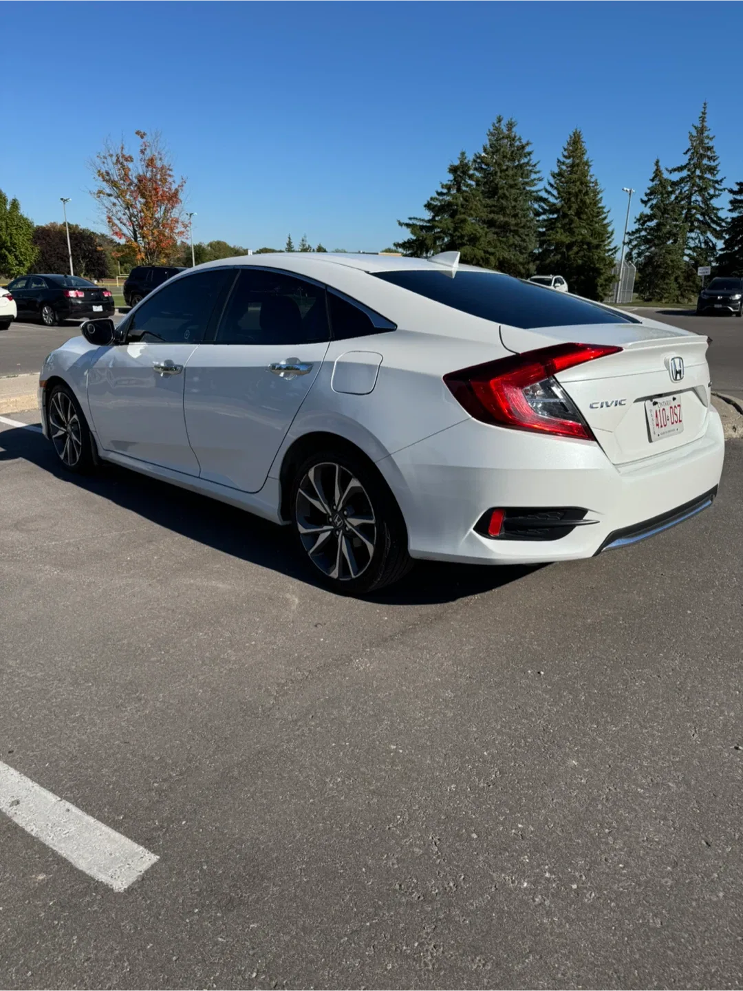 White Honda Civic Sedan image indicator(3)