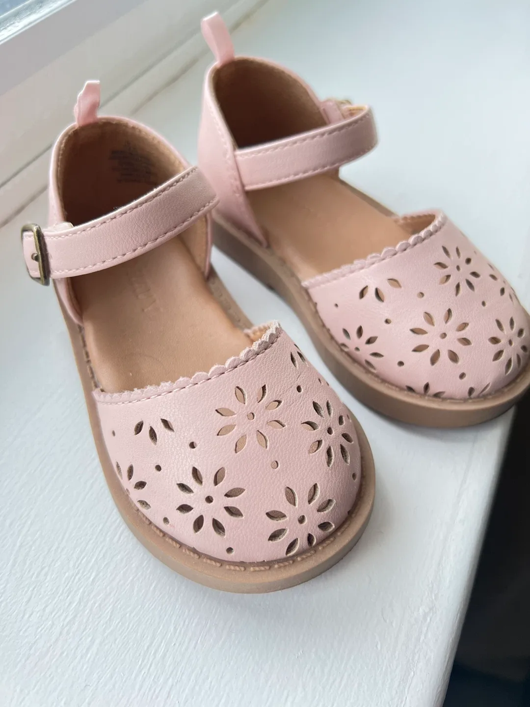 Old Navy Pink Sandals - Size 5