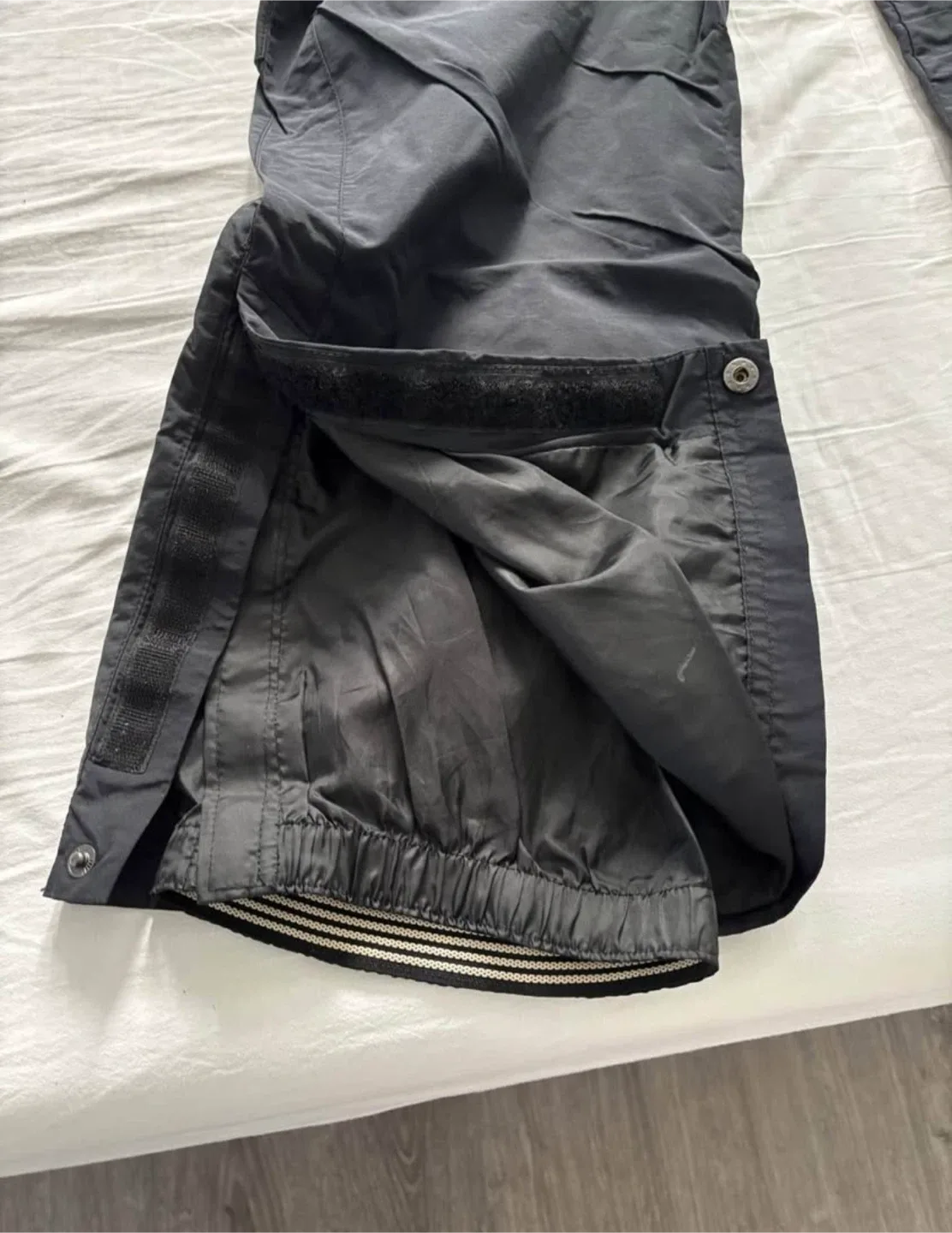 Black Pants image indicator(3)