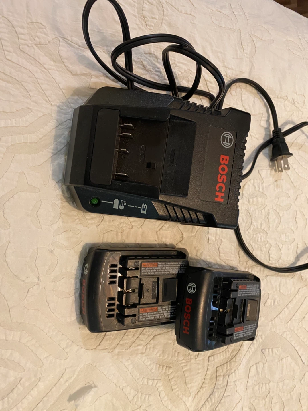 Bosch 18V Battery Charger with 2 Batteries - photo 4