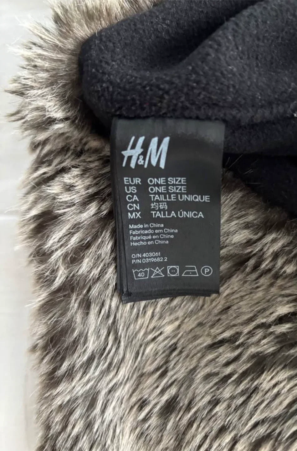 H&M Trapper Hat - One Size image indicator(2)