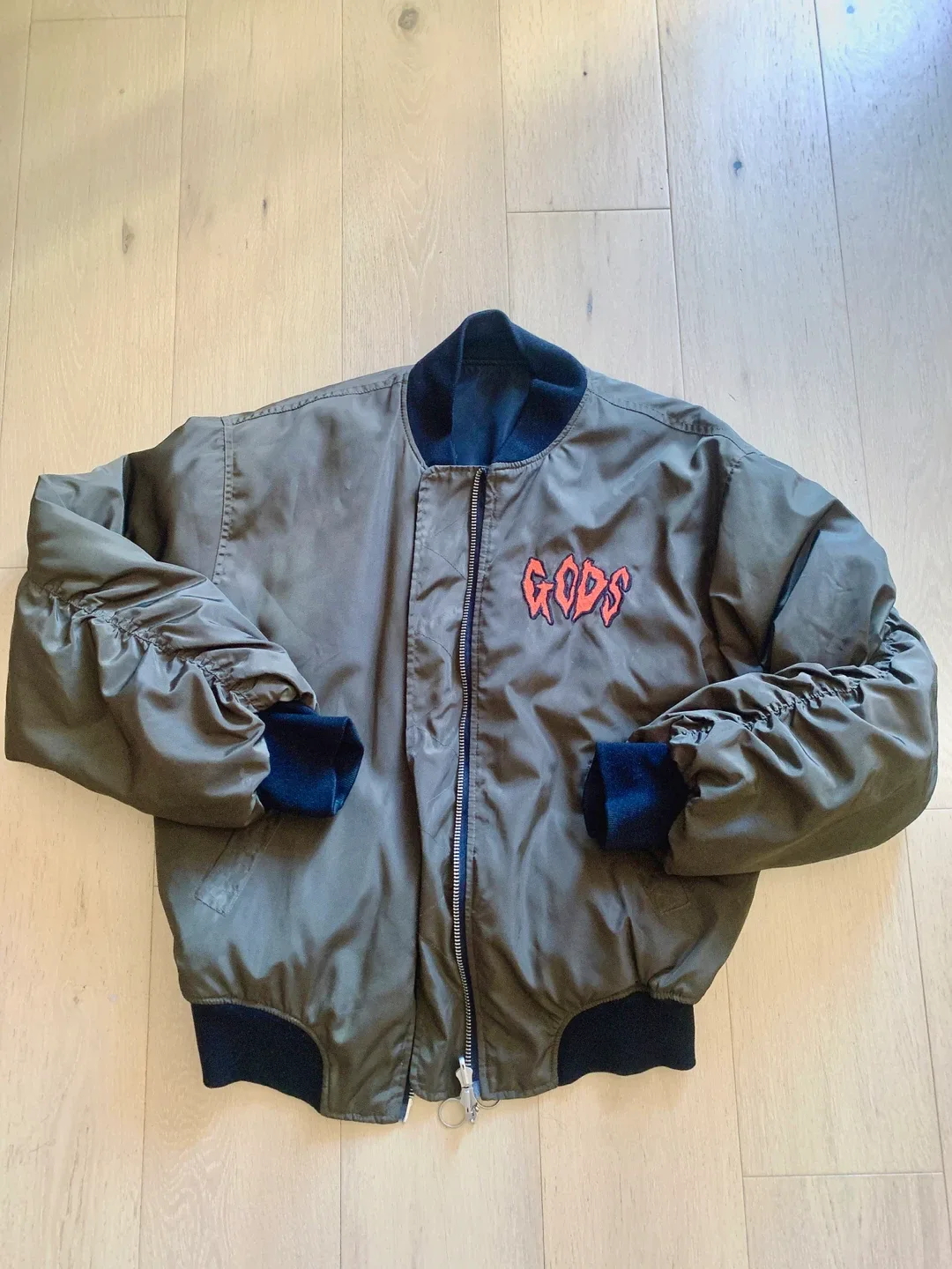 Two-sided wearable pilots style bomber jacket thumbnail